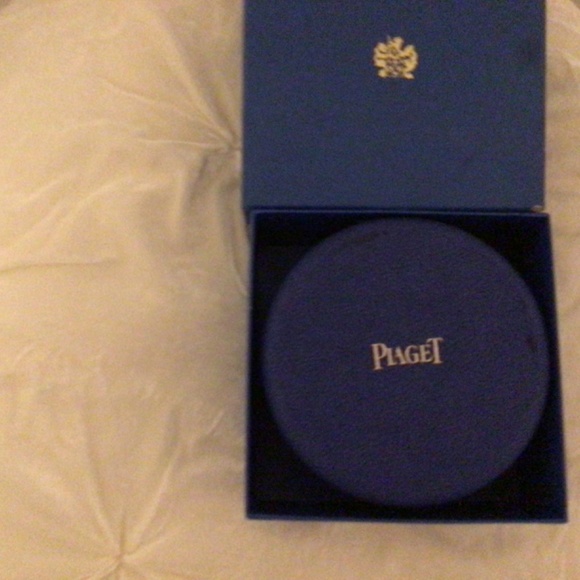🚫Sold🚫 Piaget Necklace Jewelry Box - Picture 4 of 4